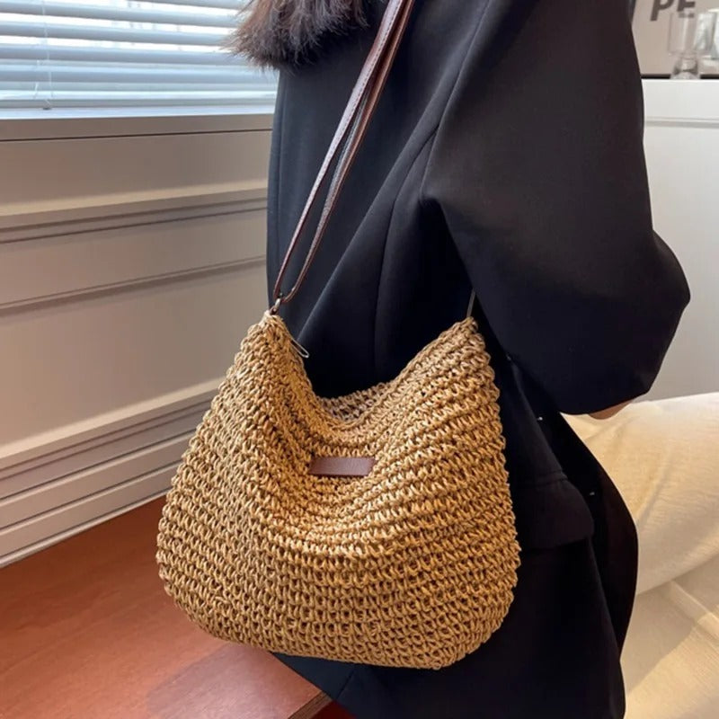 Straw shoulder bag